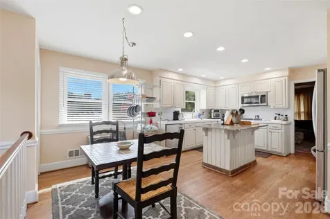 2620 Lynbridge Drive Charlotte NC 28226