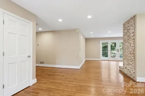 2620 Lynbridge Drive Charlotte NC 28226