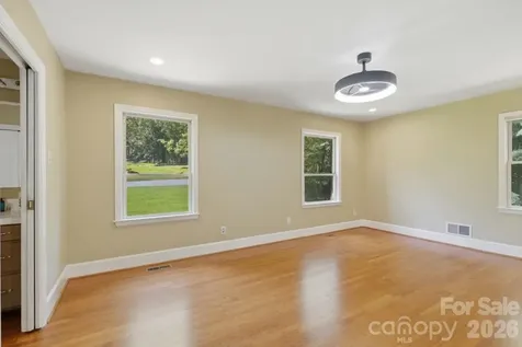 2620 Lynbridge Drive Charlotte NC 28226