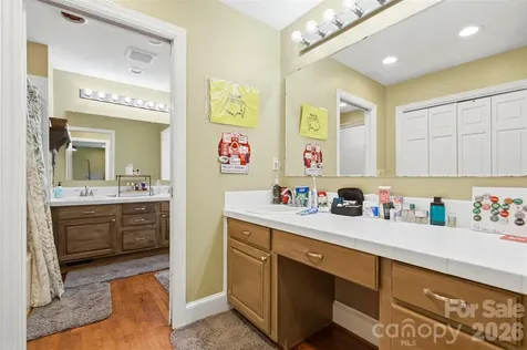 2620 Lynbridge Drive Charlotte NC 28226