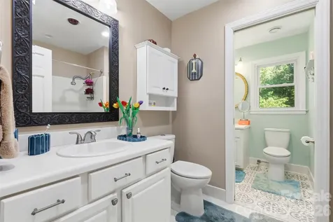 2620 Lynbridge Drive Charlotte NC 28226