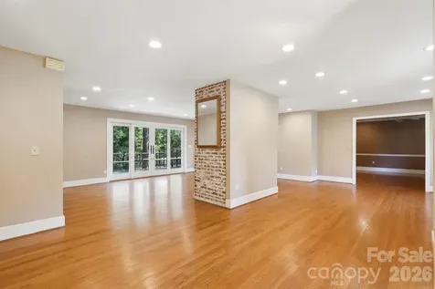 2620 Lynbridge Drive Charlotte NC 28226