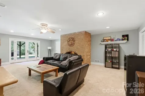 2620 Lynbridge Drive Charlotte NC 28226