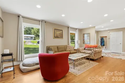 2620 Lynbridge Drive Charlotte NC 28226