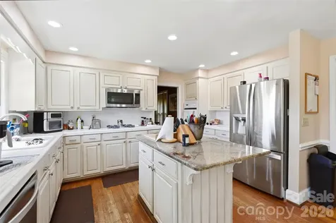 2620 Lynbridge Drive Charlotte NC 28226