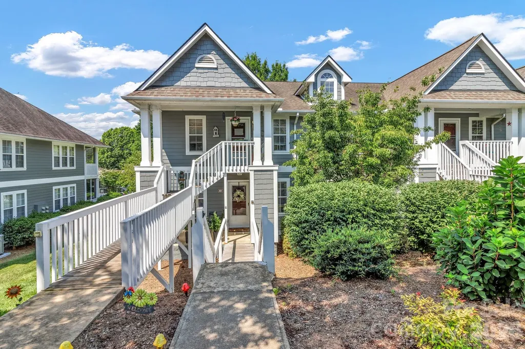 2601 Sagamore Lane Asheville NC 28806