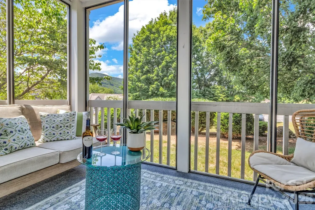 2601 Sagamore Lane Asheville NC 28806