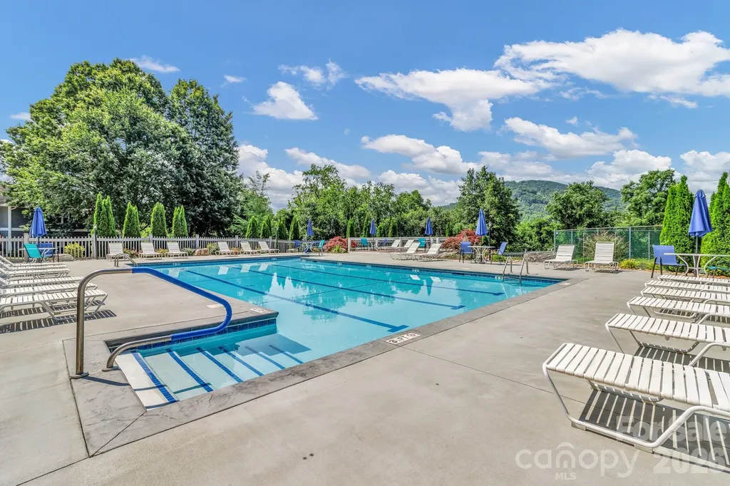 2601 Sagamore Lane Asheville NC 28806