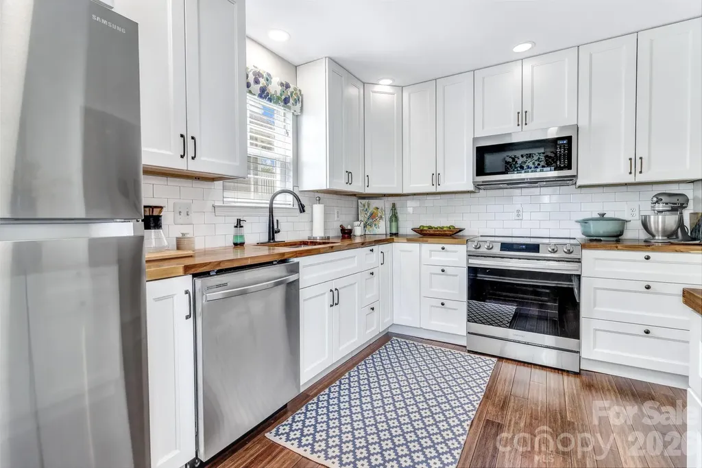 2601 Sagamore Lane Asheville NC 28806