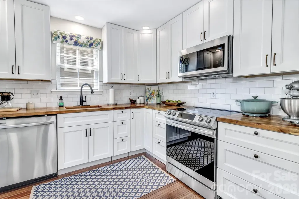 2601 Sagamore Lane Asheville NC 28806