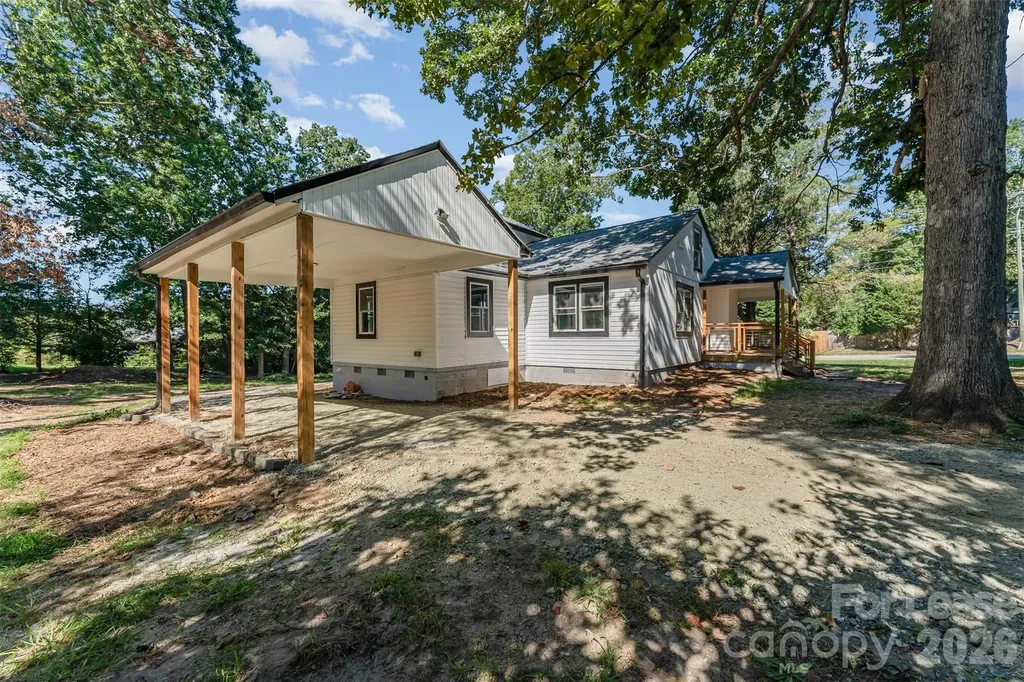 1906 New Garden Road Greensboro NC 27410