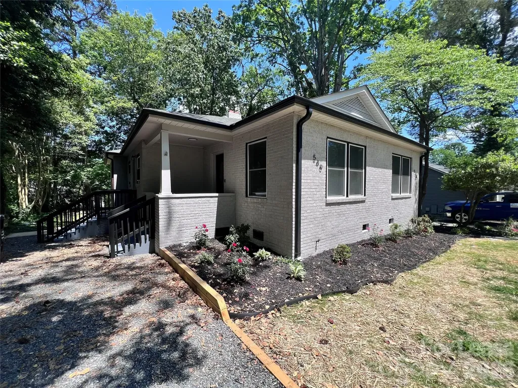 538 Hillandale Street NE Concord NC 28025