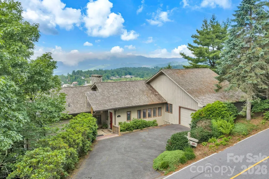 483 W Green Hill Drive Blowing Rock NC 28605