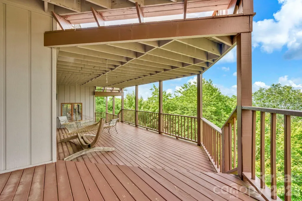483 W Green Hill Drive Blowing Rock NC 28605