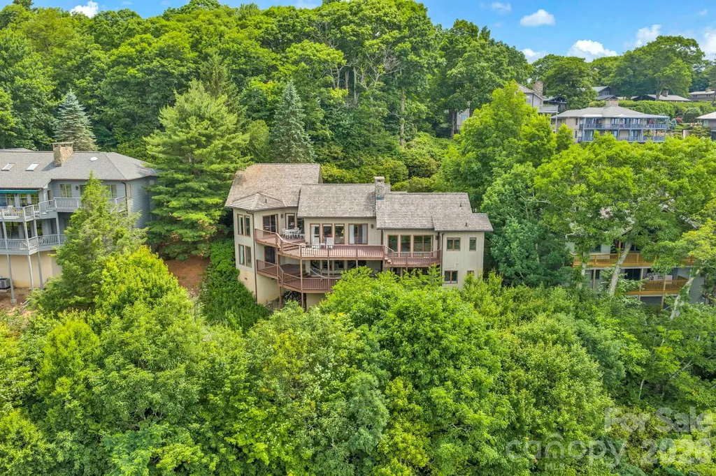 483 W Green Hill Drive Blowing Rock NC 28605