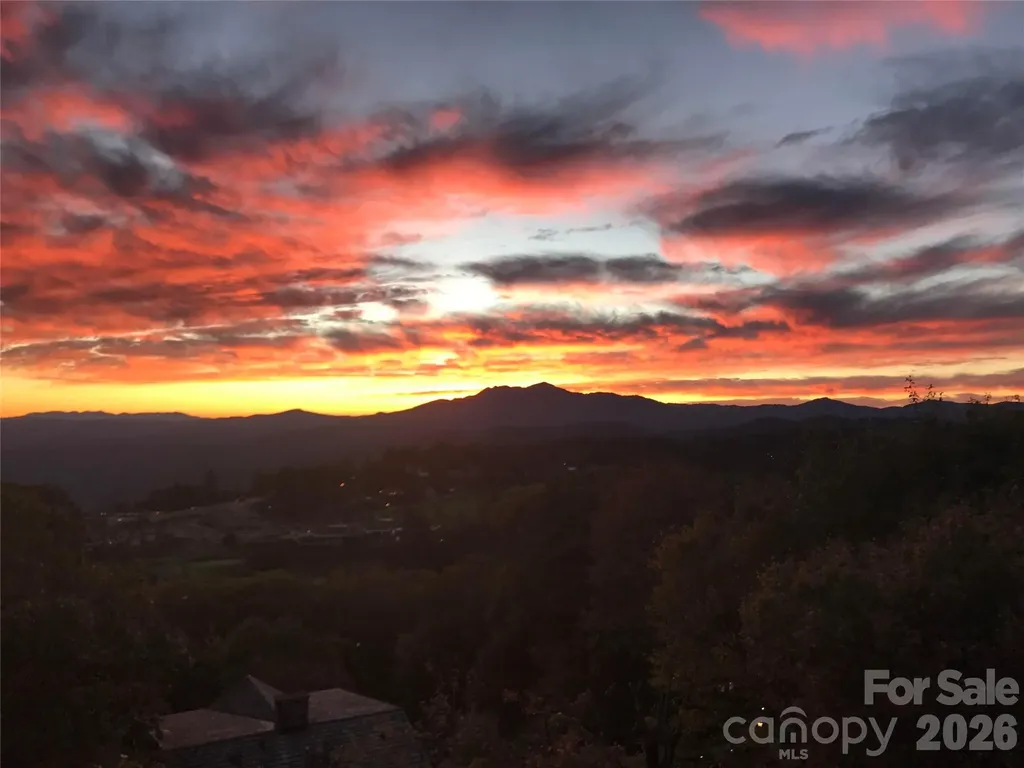 483 W Green Hill Drive Blowing Rock NC 28605