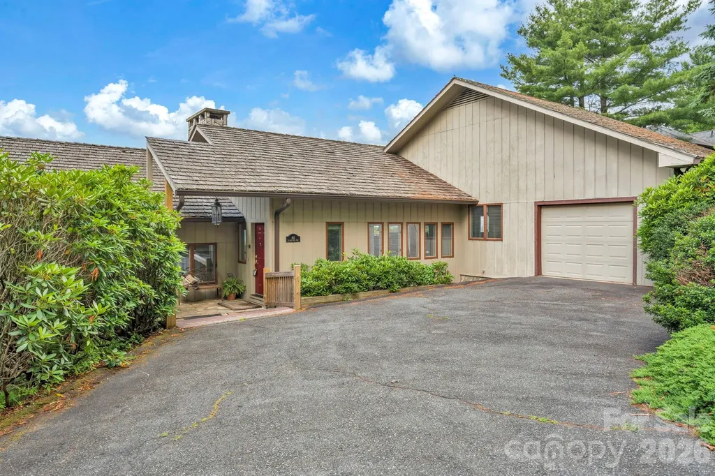 483 W Green Hill Drive Blowing Rock NC 28605