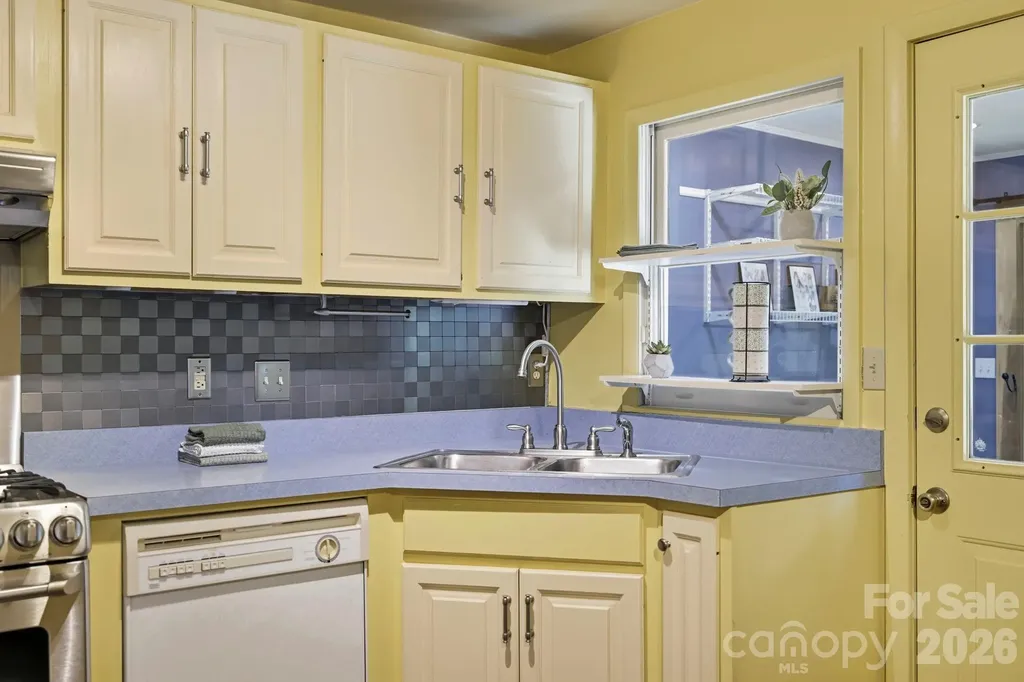 10 Eola Avenue Asheville NC 28806