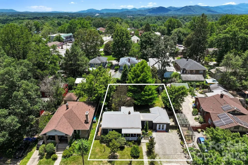 10 Eola Avenue Asheville NC 28806