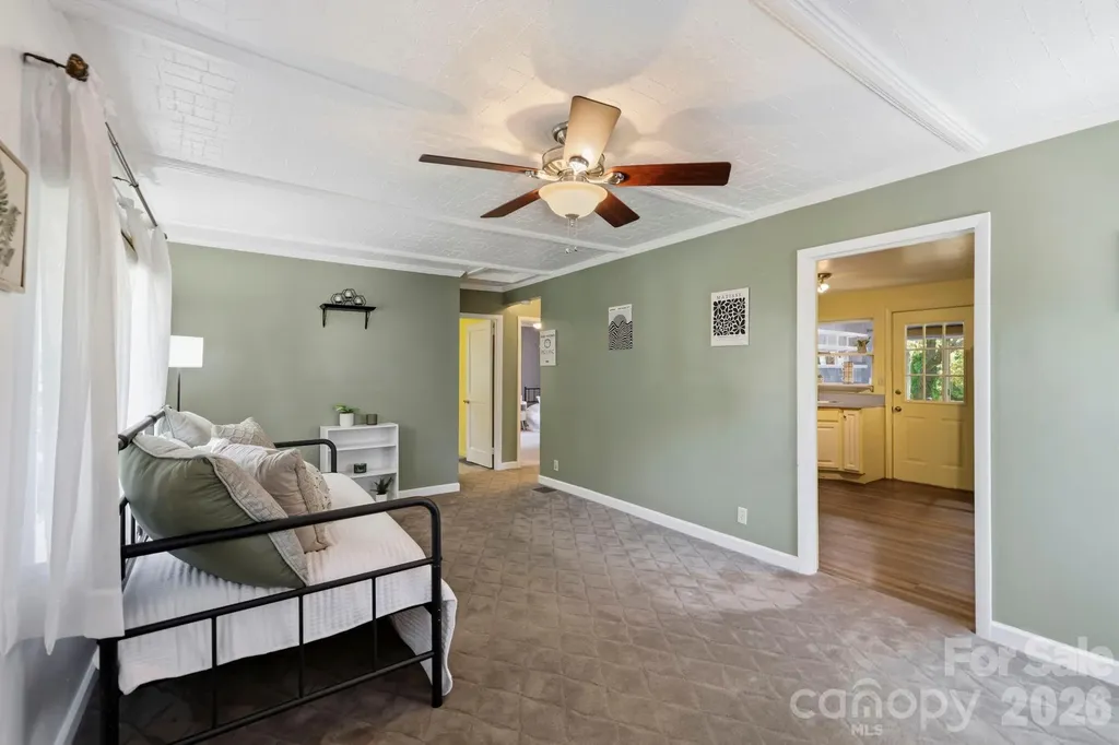10 Eola Avenue Asheville NC 28806