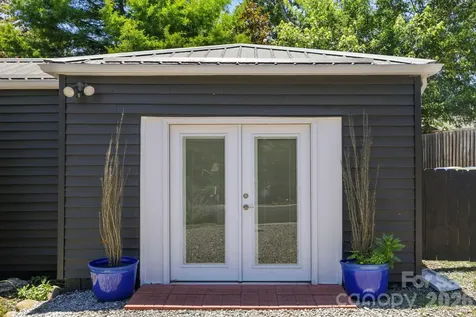 10 Eola Avenue Asheville NC 28806