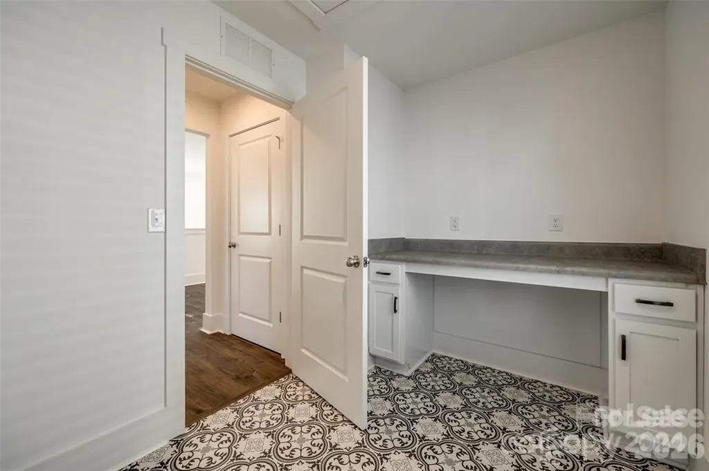1237 Eastway Drive Charlotte NC 28205