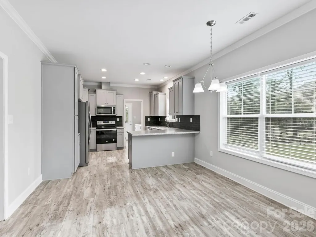 1508 Pennsylvania Avenue Hendersonville NC 28739