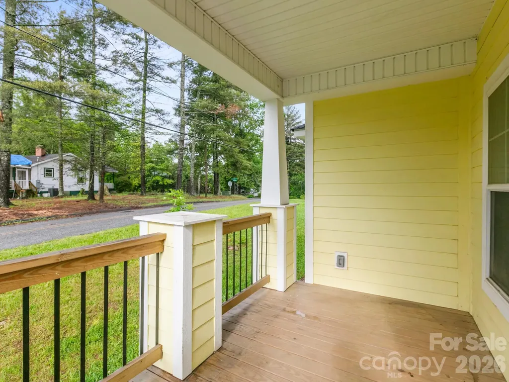 1508 Pennsylvania Avenue Hendersonville NC 28739