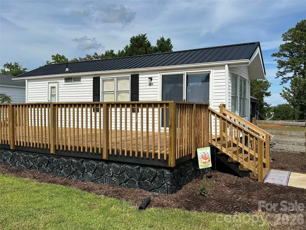 143 Dove Street New London NC 28127