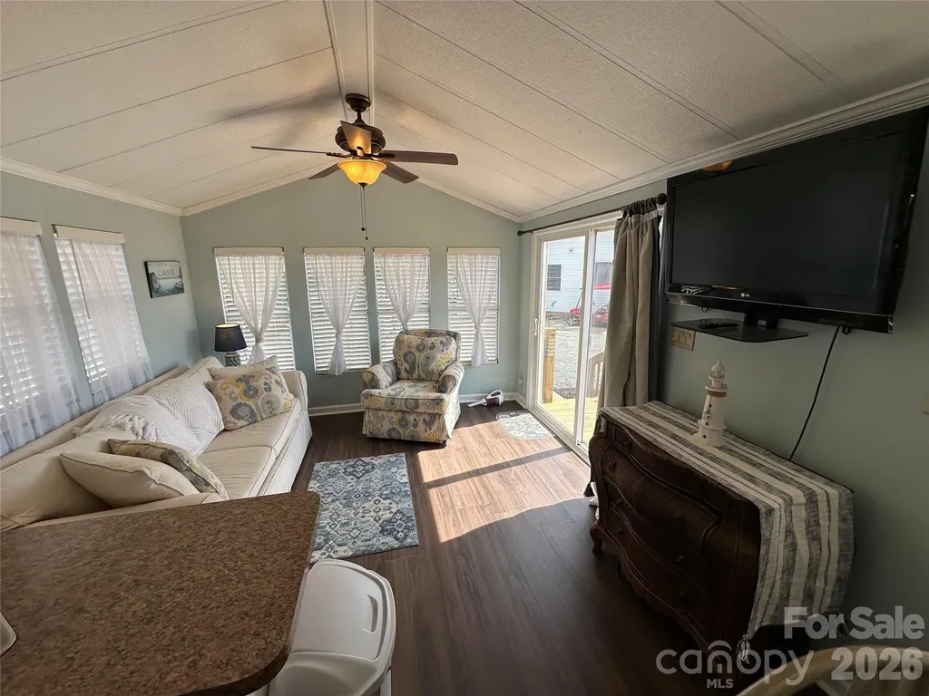 143 Dove Street New London NC 28127