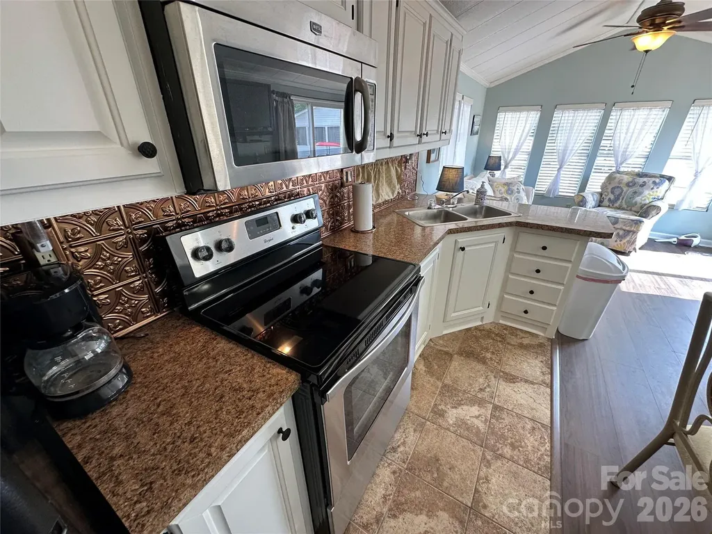 143 Dove Street New London NC 28127