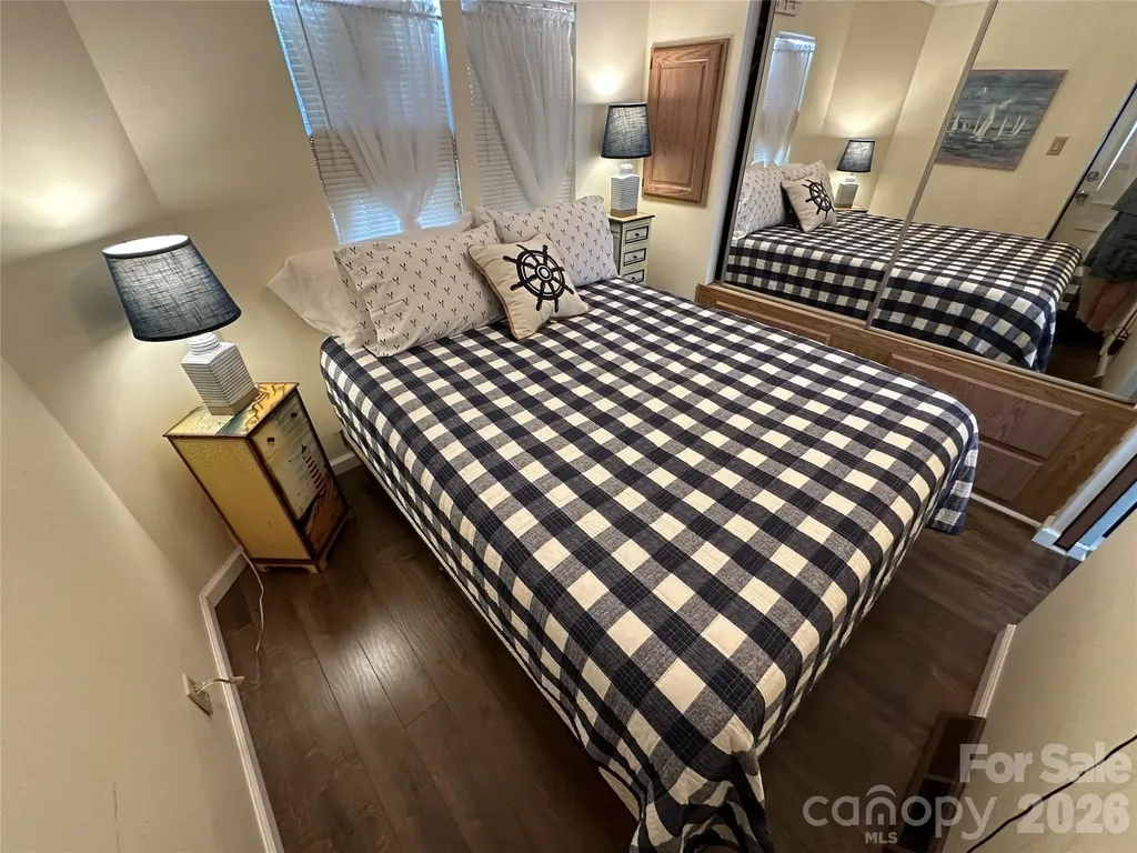 143 Dove Street New London NC 28127