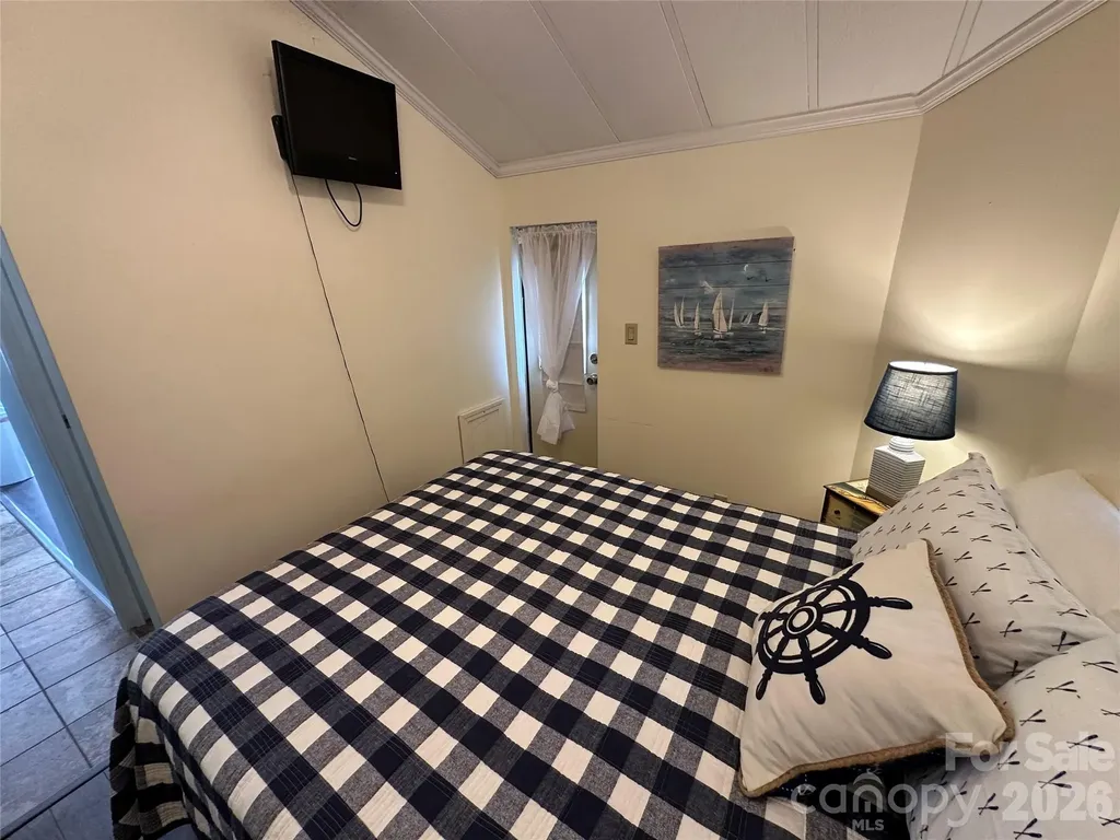 143 Dove Street New London NC 28127