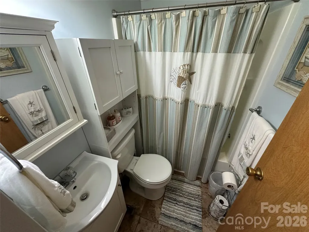 143 Dove Street New London NC 28127