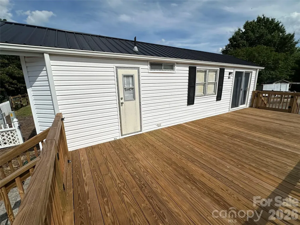 143 Dove Street New London NC 28127