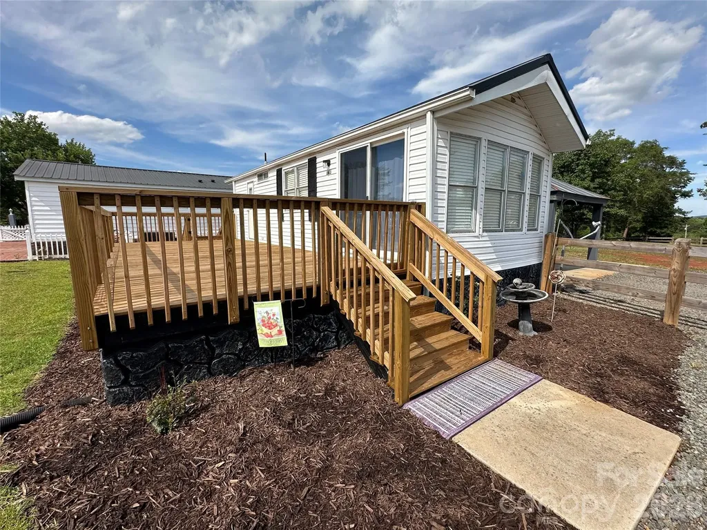 143 Dove Street New London NC 28127
