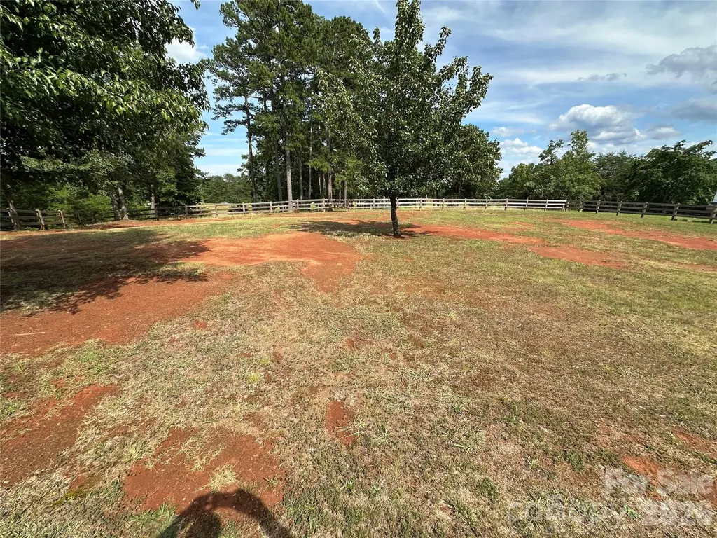 143 Dove Street New London NC 28127