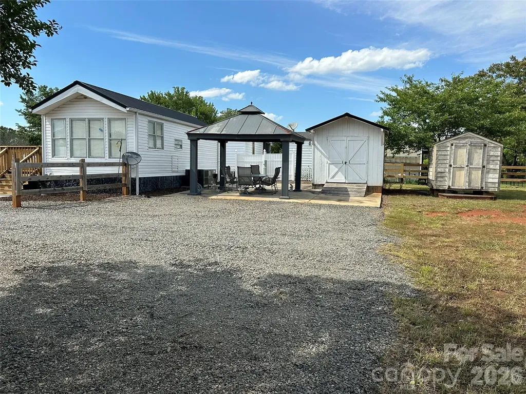 143 Dove Street New London NC 28127