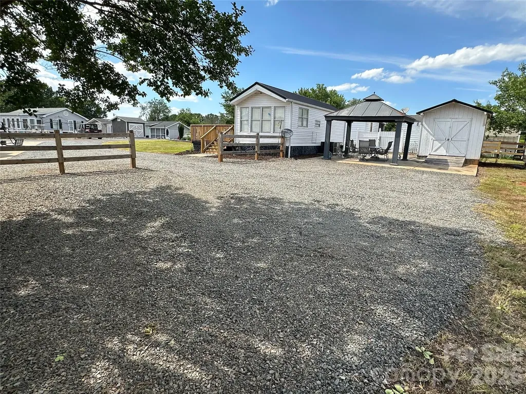 143 Dove Street New London NC 28127