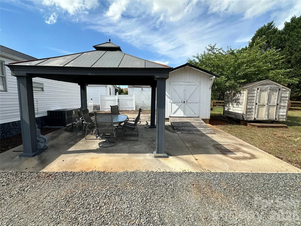 143 Dove Street New London NC 28127