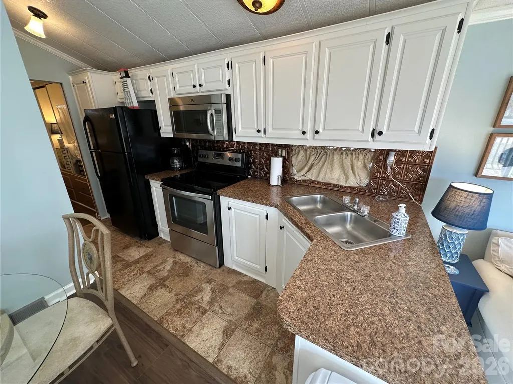 143 Dove Street New London NC 28127