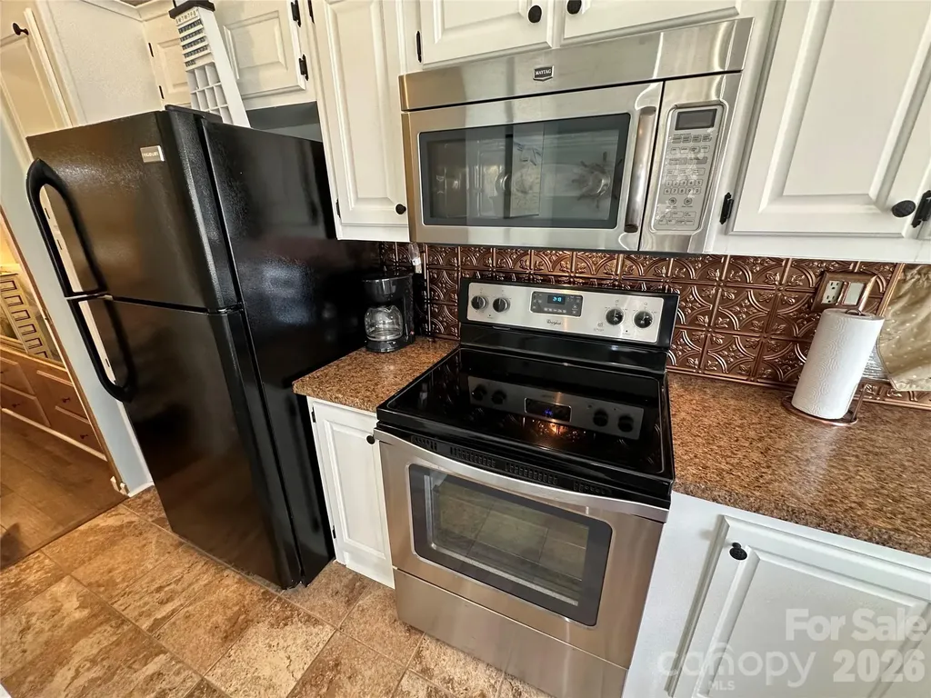 143 Dove Street New London NC 28127