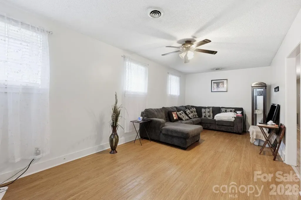 401 Grant Street Spencer NC 28027