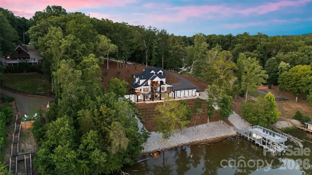587 Carolina Drive Troy NC 27371