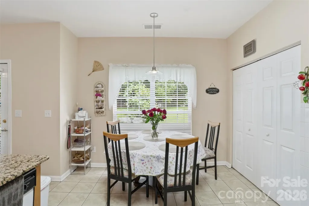 5619 Hedgecrest Place Charlotte NC 28269