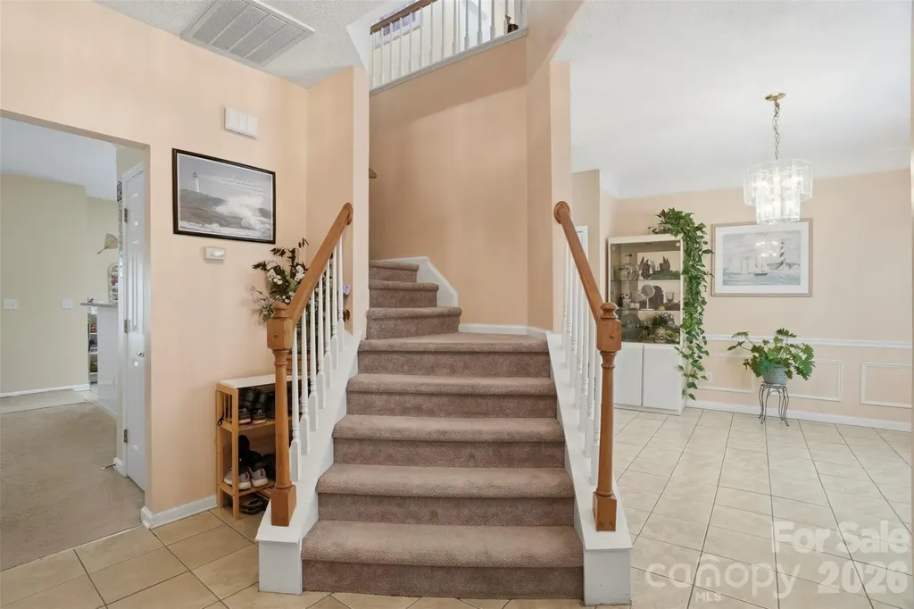 5619 Hedgecrest Place Charlotte NC 28269