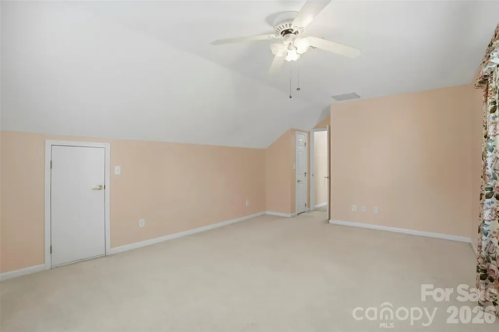 5619 Hedgecrest Place Charlotte NC 28269