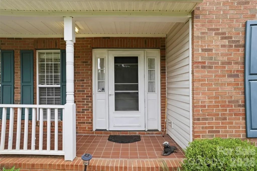5619 Hedgecrest Place Charlotte NC 28269