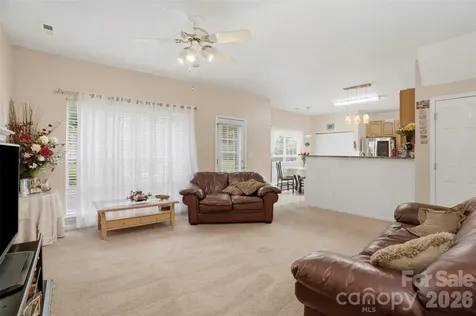 5619 Hedgecrest Place Charlotte NC 28269