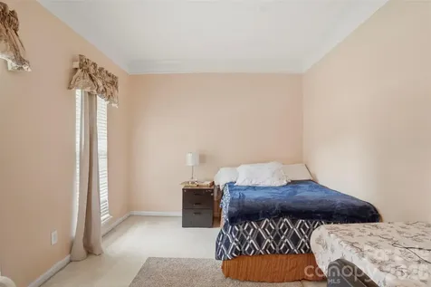 5619 Hedgecrest Place Charlotte NC 28269